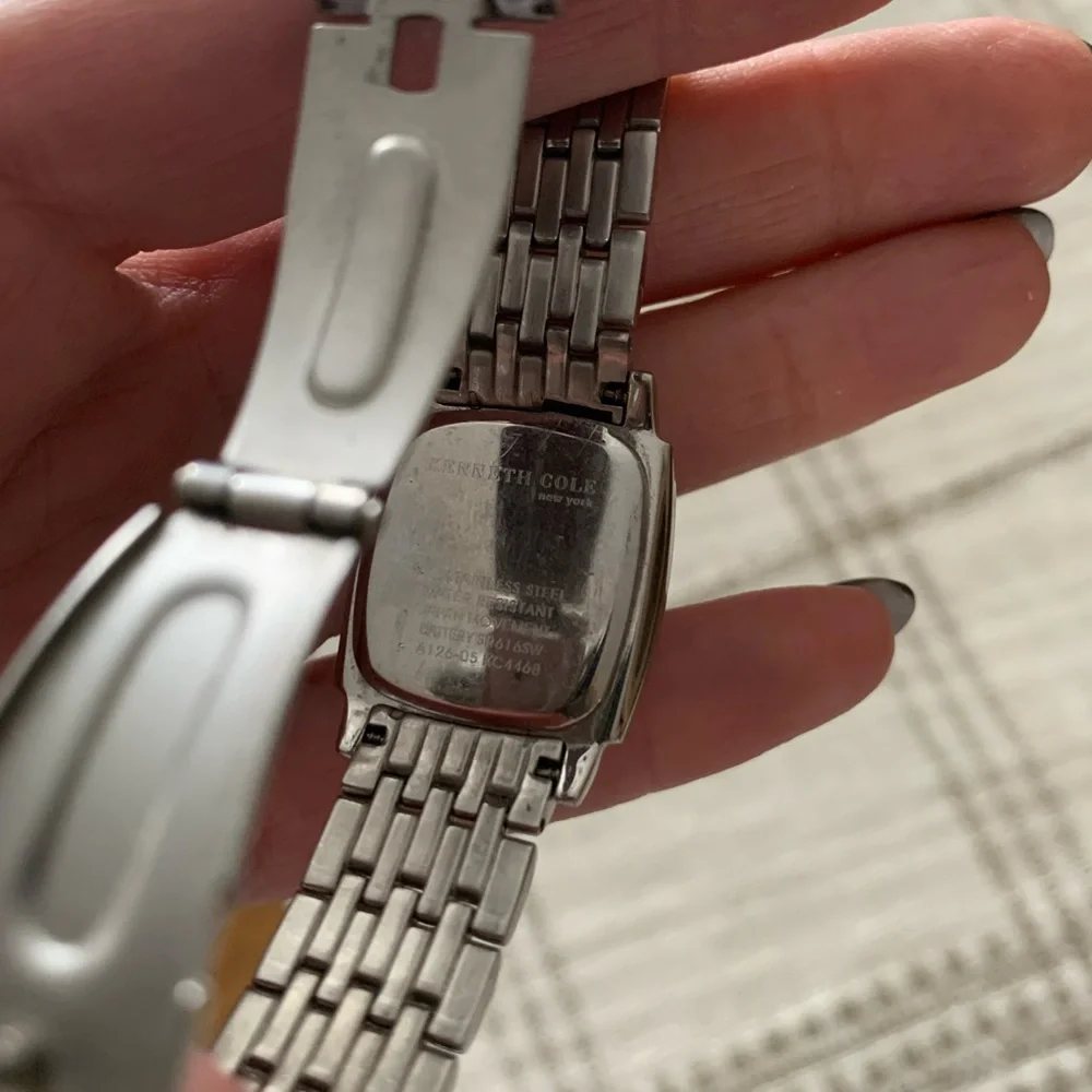 Kenneth Cole Watch - Picture 4 of 4